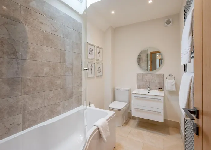 Ellesmere Barn بيدال